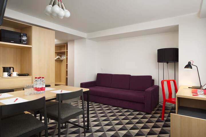 Room 19 of 48