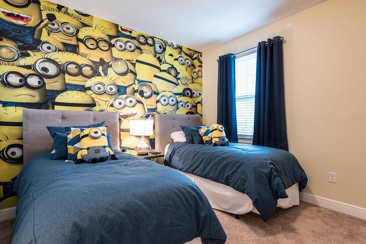 Room 27 of 37