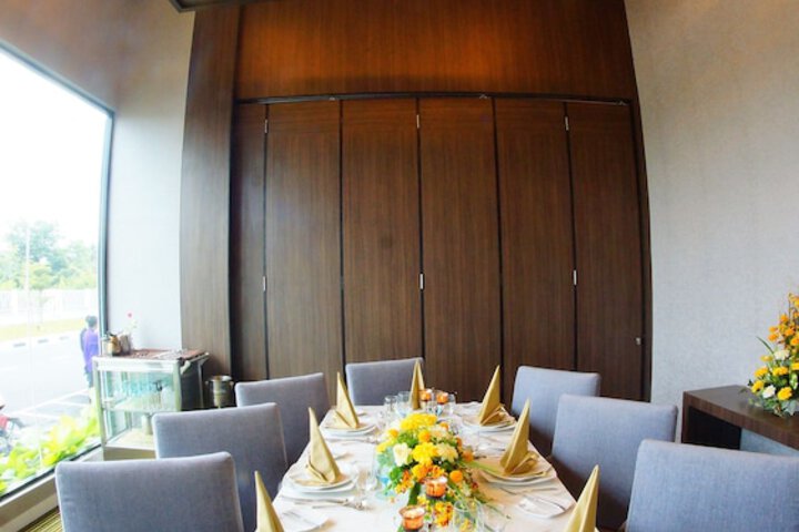Dining 83 of 148