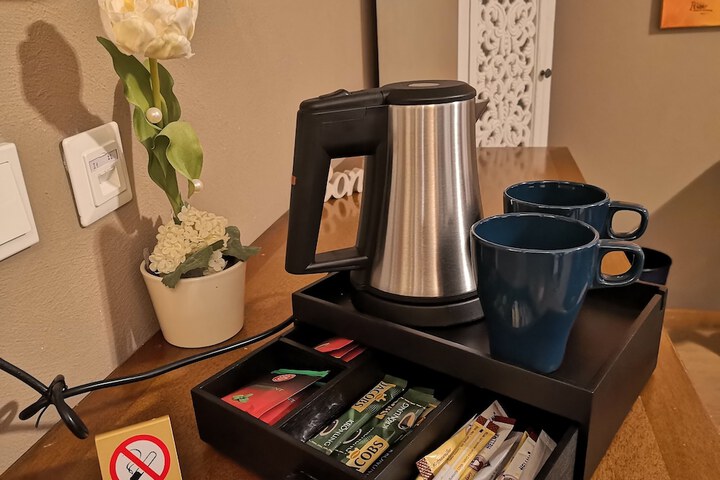 Breakfast/Coffee Service 24 of 40