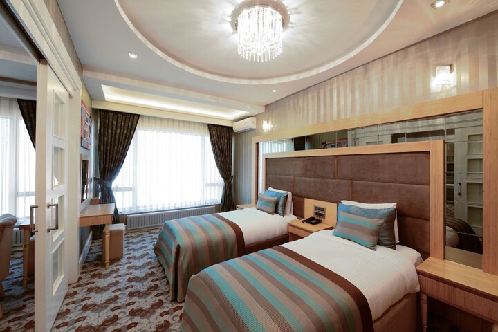 Room 16 of 43