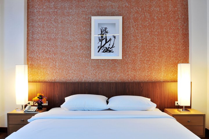 Room 6 of 64