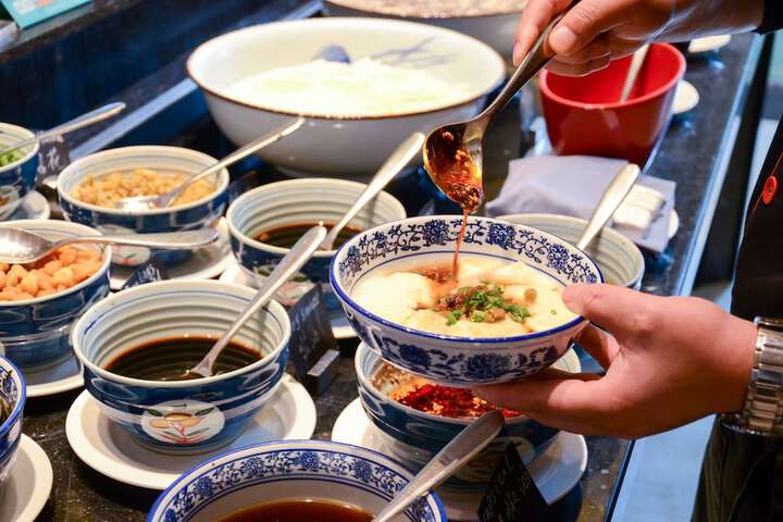 Dining 49 of 64