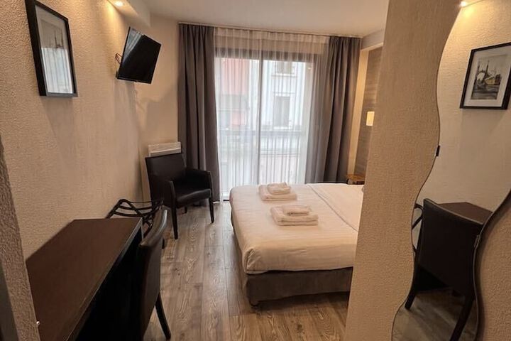 Room 6 of 51