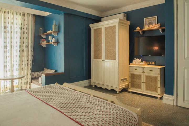 Room 11 of 43
