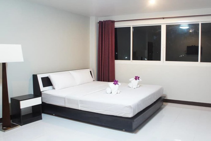 Room 8 of 38