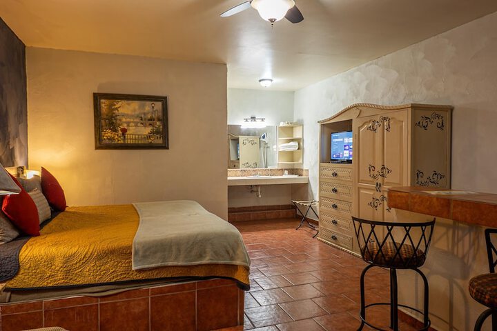 Room 7 of 25