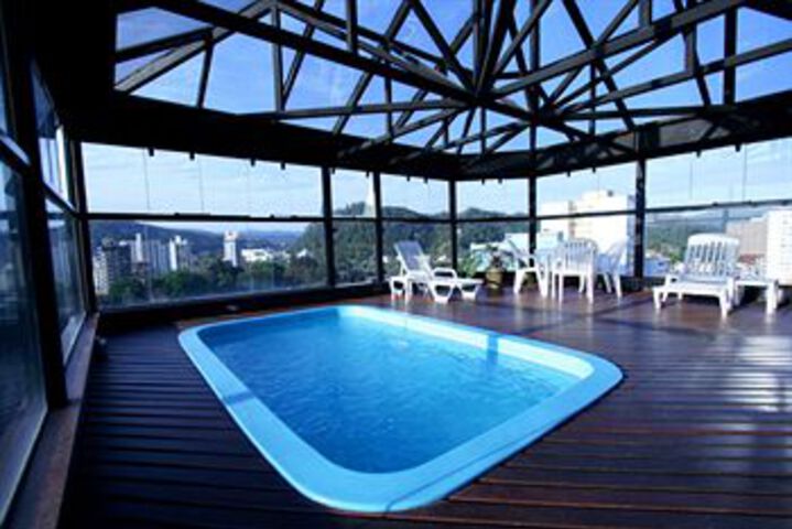 Pool 10 of 12