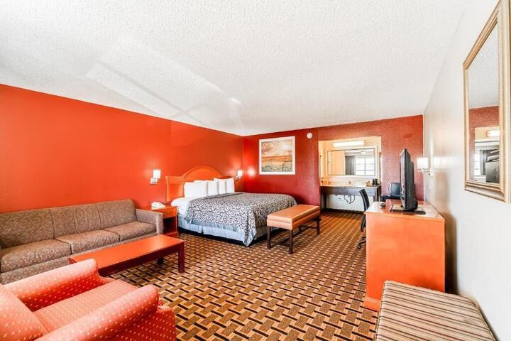 Room 8 of 42