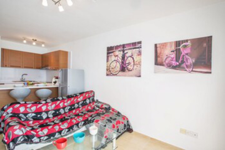 Room 10 of 14