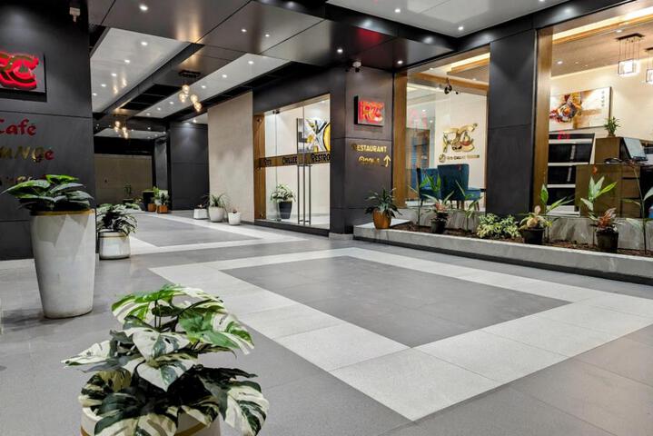 Hotel Red Chillee Restro