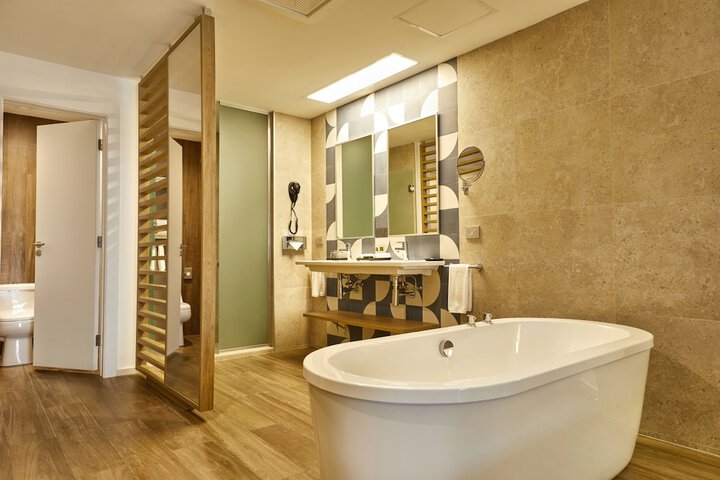 Room 30 of 120