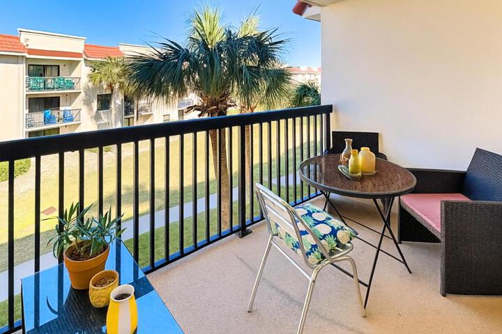 Ocean Village Club P32