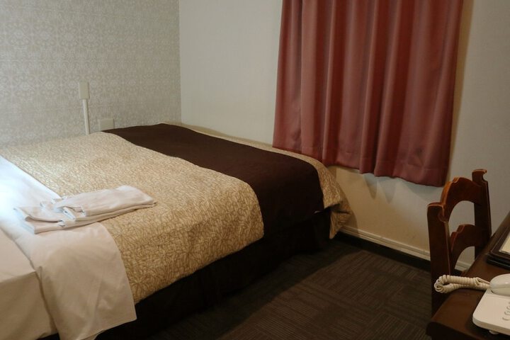 Room 7 of 25
