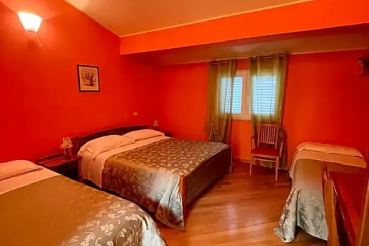 Room 3 of 17