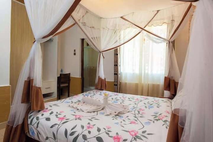 Room 2 of 34