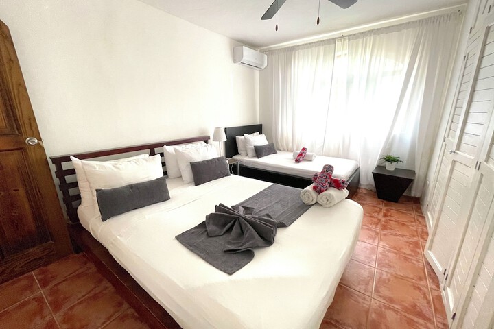 Room 33 of 267