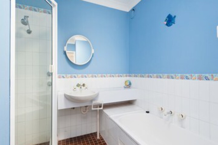 Room 2 of 11