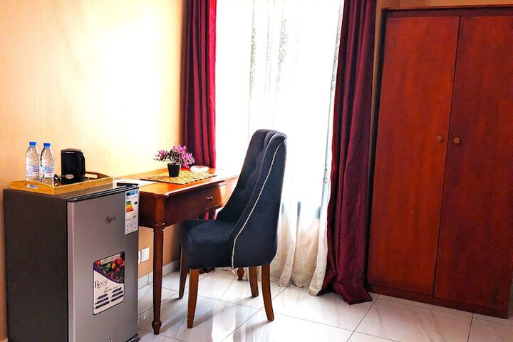 Room 25 of 46