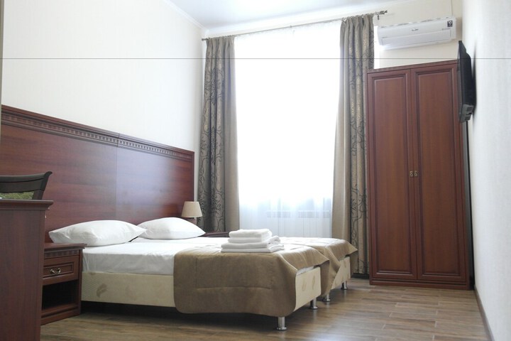 Room 16 of 60