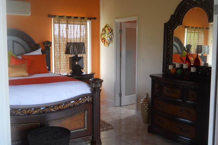 Room 8 of 84