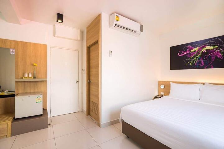 Room 7 of 25