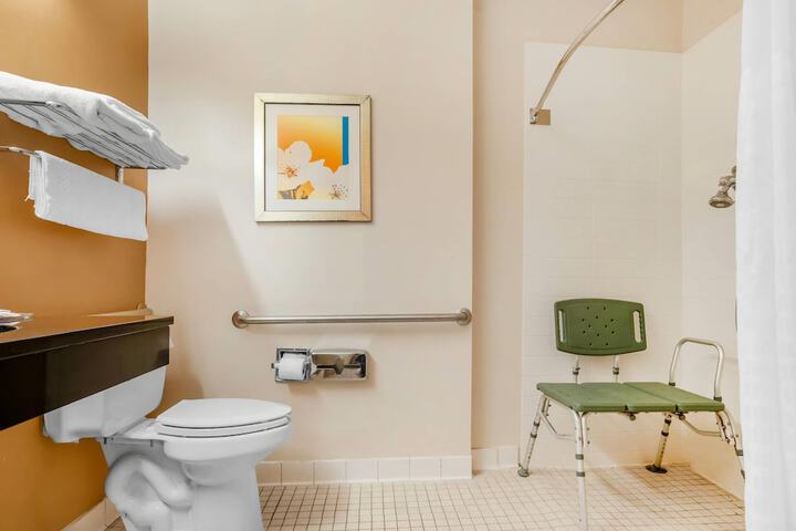 Room 16 of 34
