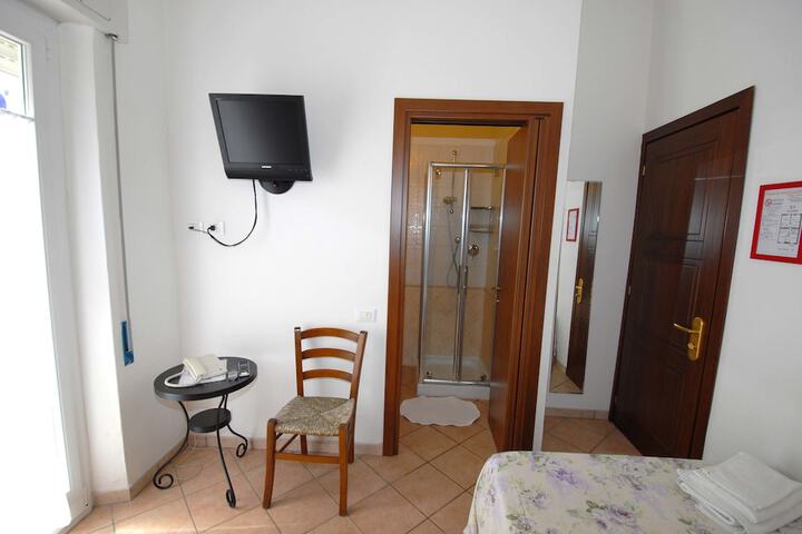 Room 5 of 56
