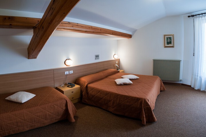 Room 6 of 64