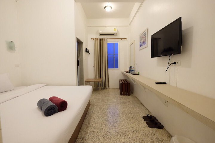Room 15 of 32