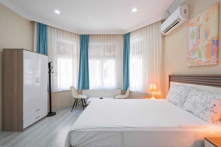 Room 2 of 55