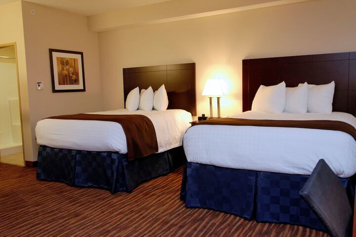 Double Accessible King Size Bed (1 of 9)