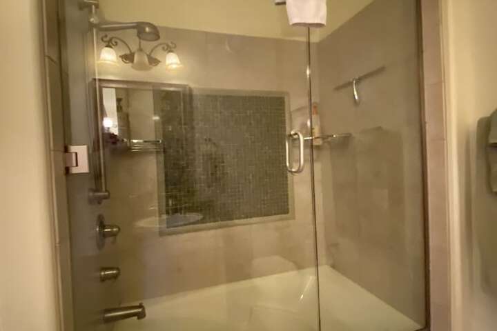Room 53 of 91