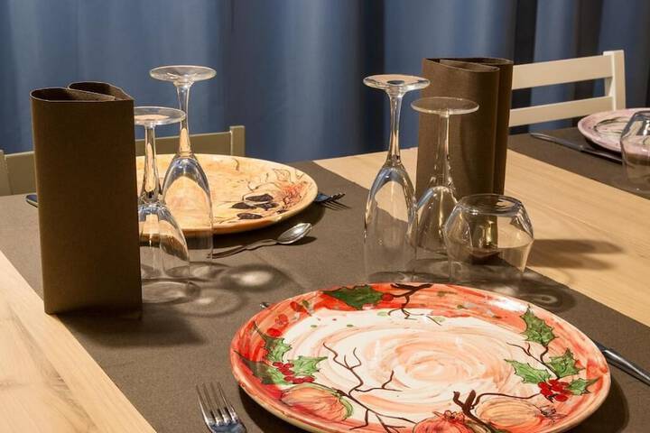 Dining 18 of 39