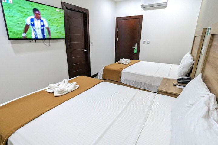 Room 28 of 63