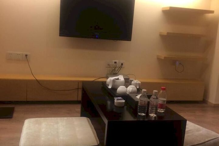 Room 36 of 166