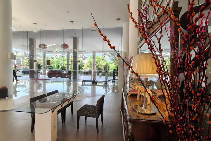 Guest Lobby