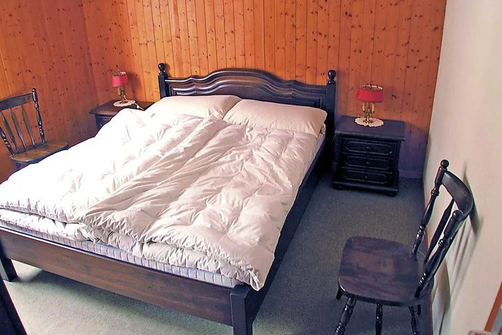 Room 4 of 4