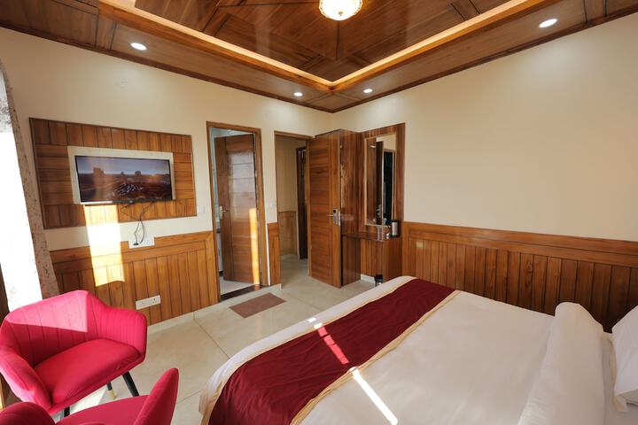 Room 6 of 23