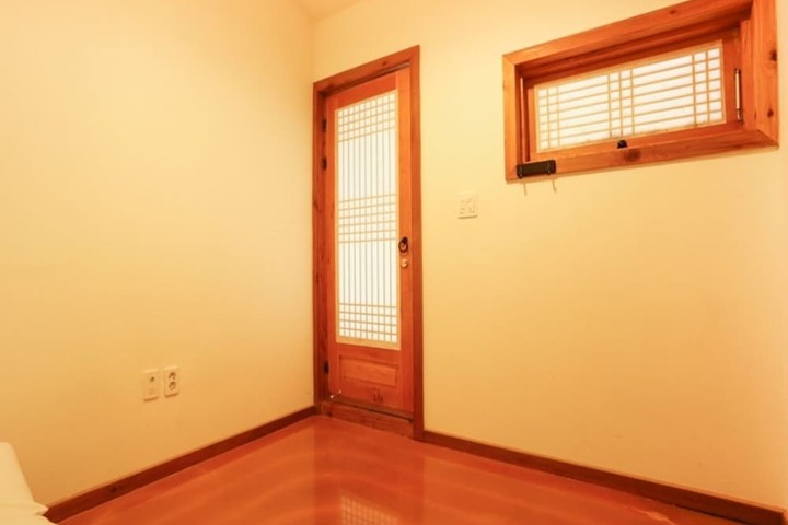 Room 9 of 51