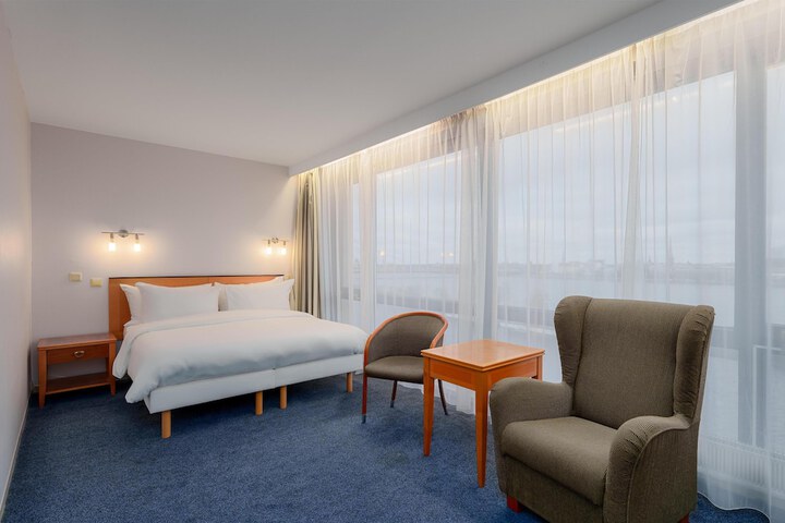 Room 40 of 113