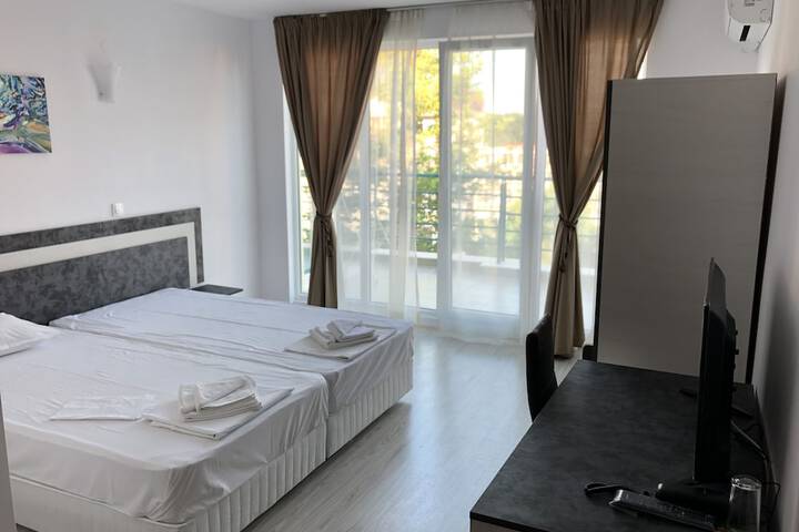 Room 18 of 134