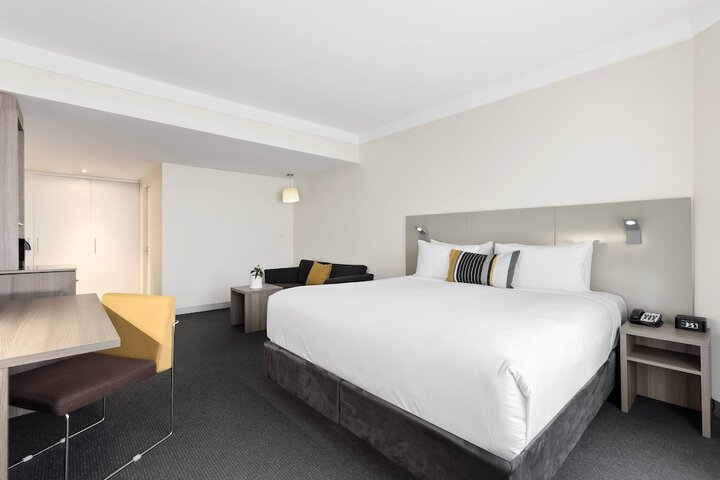 Room 4 of 48