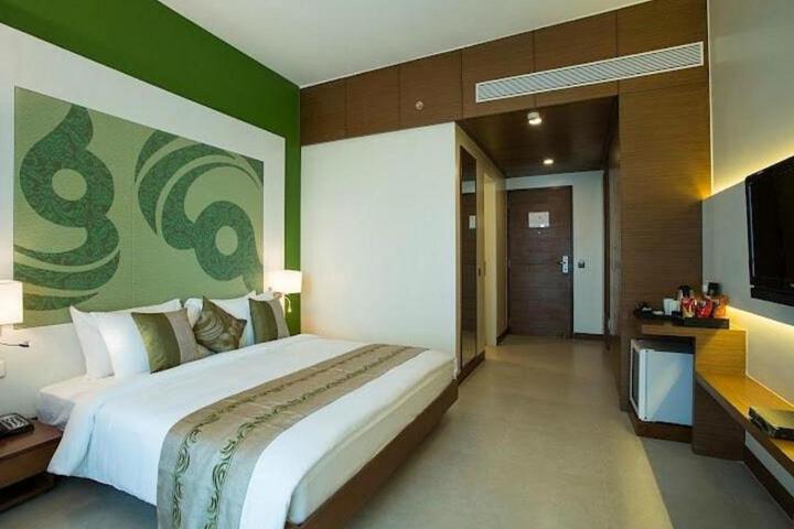 De Fairmount Plaza Suites near IGI