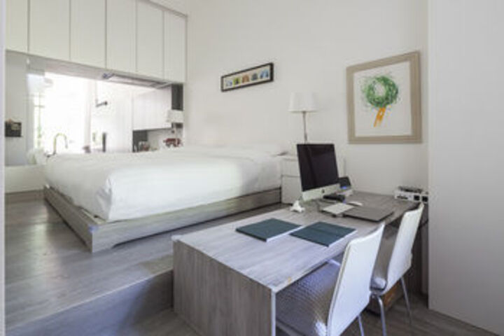 Room 52 of 119