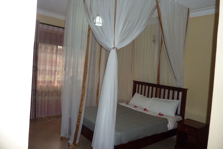 Room 3 of 48