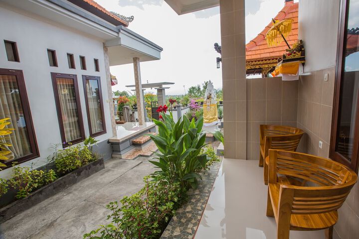 Terrace/Patio 8 of 13