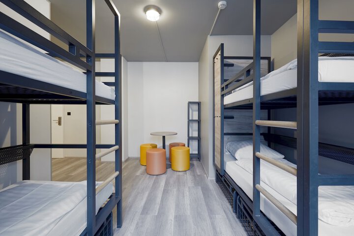 Room 14 of 42