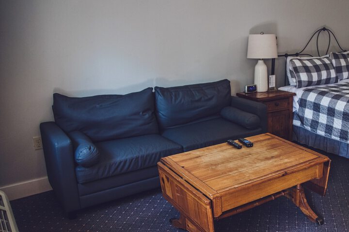 Room 2 of 43