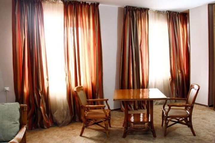 Room 7 of 10